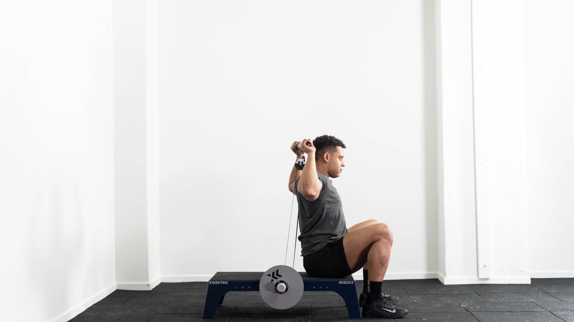 kBox4 Seated Shoulder Press